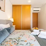 Сasa de vacaciones Stylish W/ Garage & Terrace By Hostwise *