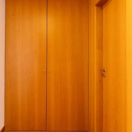 Hébergement de vacances Stylish W/ Garage & Terrace By Hostwise *