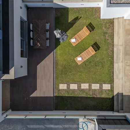 Stylish W/ Garage & Terrace By Hostwise Feriehus *