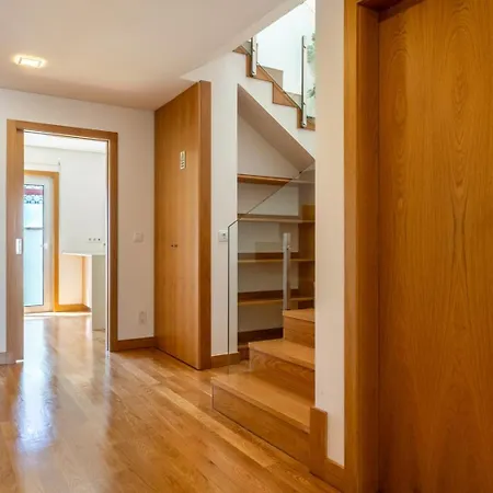 Stylish W/ Garage & Terrace By Hostwise Senhora da Hora