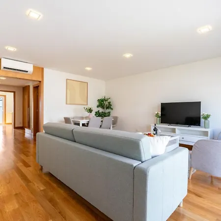 Stylish W/ Garage & Terrace By Hostwise Feriehus *