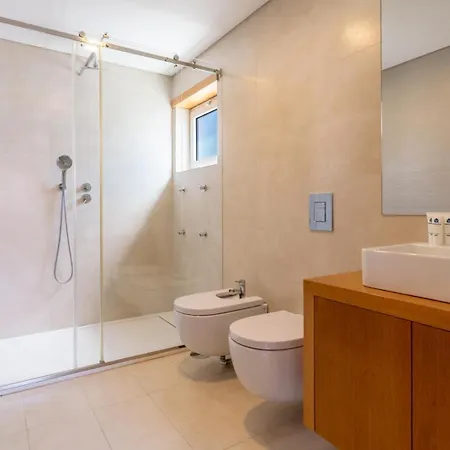 Stylish W/ Garage & Terrace By Hostwise بيت للعطل Senhora da Hora