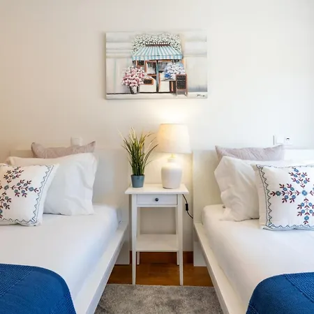 Stylish W/ Garage & Terrace By Hostwise * Senhora da Hora