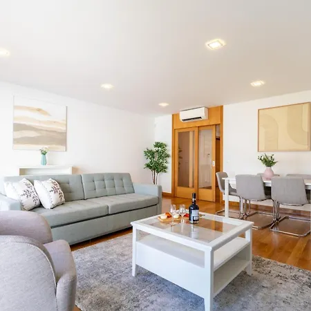 Stylish W/ Garage & Terrace By Hostwise * Senhora da Hora