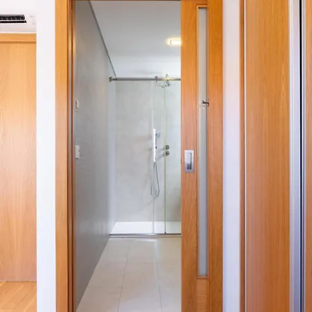 Stylish W/ Garage & Terrace By Hostwise Senhora da Hora