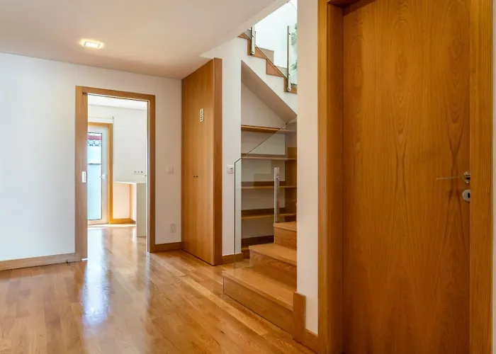 Stylish W/ Garage & Terrace By Hostwise Senhora da Hora