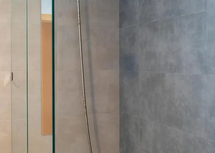 Сasa de vacaciones Stylish W/ Garage & Terrace By Hostwise