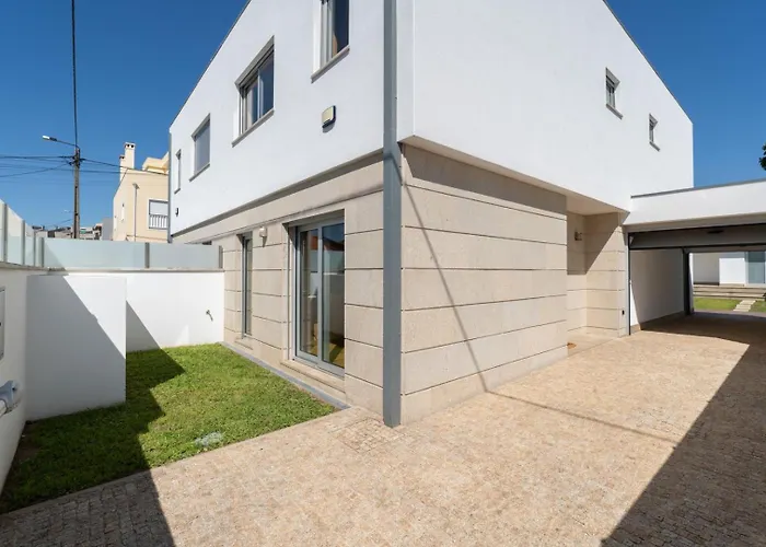 Stylish W/ Garage & Terrace By Hostwise * Senhora da Hora