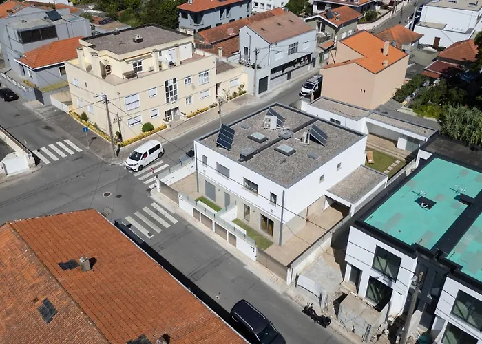 Stylish W/ Garage & Terrace By Hostwise * Senhora da Hora