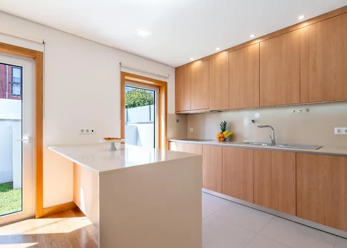 Stylish W/ Garage & Terrace By Hostwise Feriehus