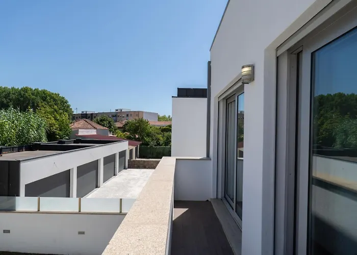 Сasa de vacaciones Stylish W/ Garage & Terrace By Hostwise *