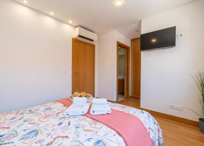 Сasa de vacaciones Stylish W/ Garage & Terrace By Hostwise *