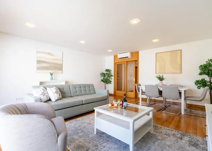 Stylish W/ Garage & Terrace By Hostwise * Senhora da Hora